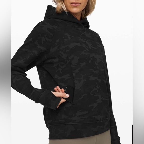 Lululemon Scuba Pullover Hoodie Black Camo Size 6 - Picture 3 of 8